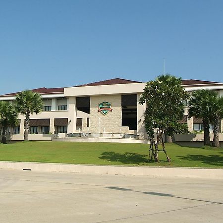 Hotel Suwan Golf & Country Club Nakhon Pathom Esterno foto