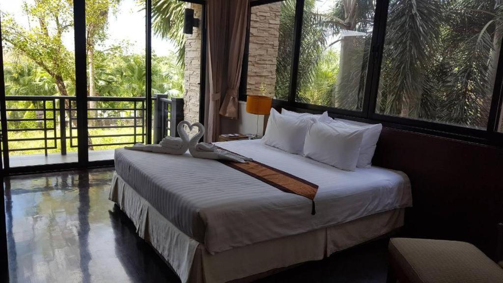 Hotel Suwan Golf & Country Club Nakhon Pathom Esterno foto