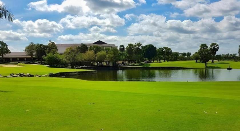 Hotel Suwan Golf & Country Club Nakhon Pathom Esterno foto