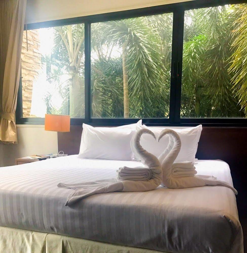 Hotel Suwan Golf & Country Club Nakhon Pathom Esterno foto