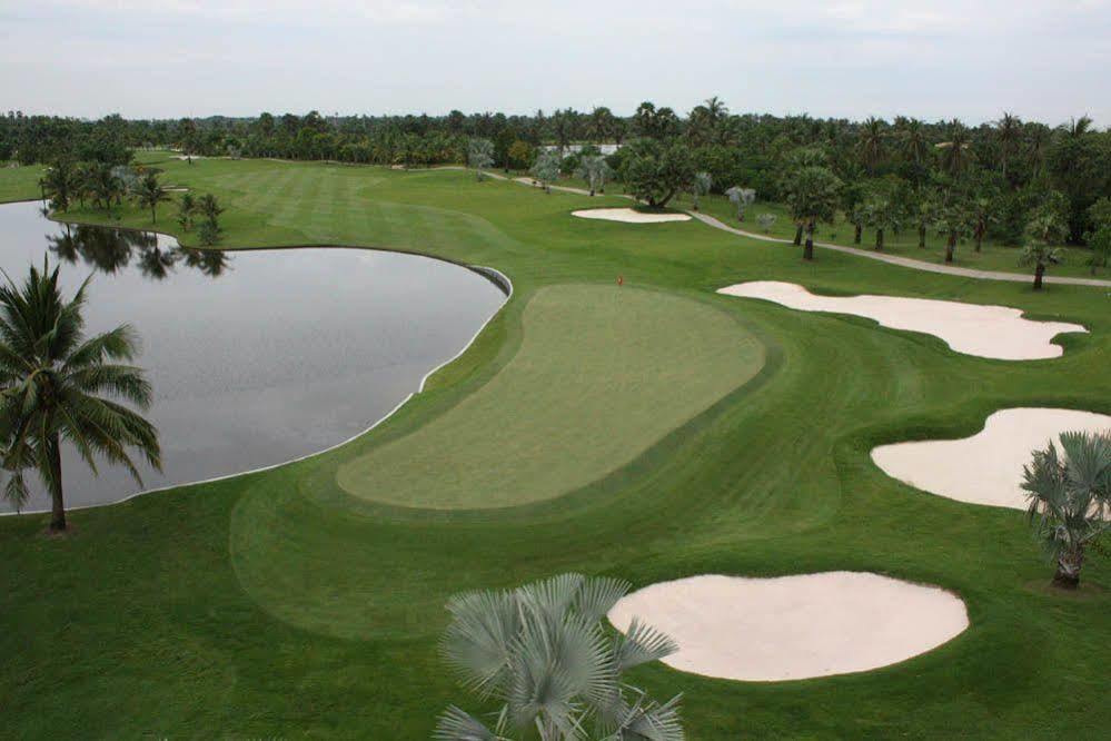 Hotel Suwan Golf & Country Club Nakhon Pathom Esterno foto