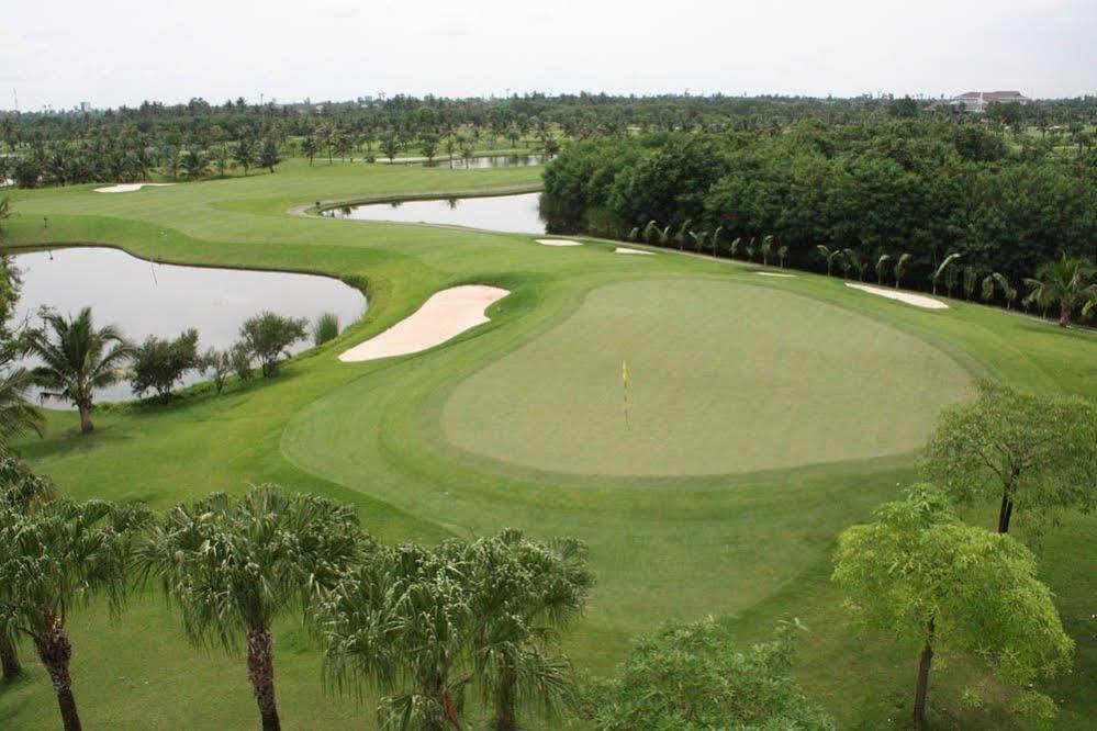 Hotel Suwan Golf & Country Club Nakhon Pathom Esterno foto