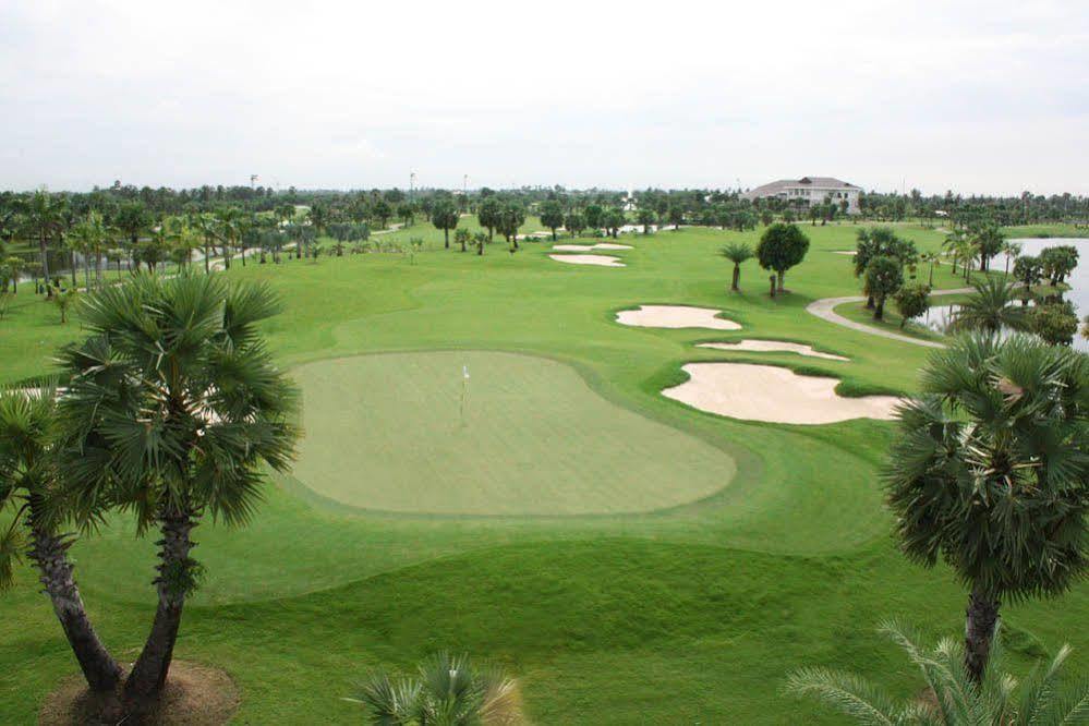 Hotel Suwan Golf & Country Club Nakhon Pathom Esterno foto
